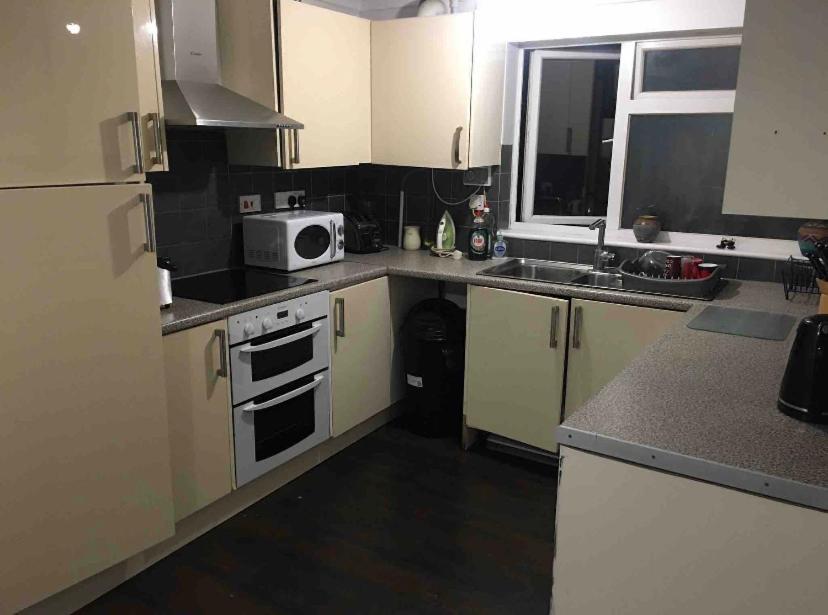 Eastbourne Large Double Room With Wifi & Kitchen Polegate Exteriör bild